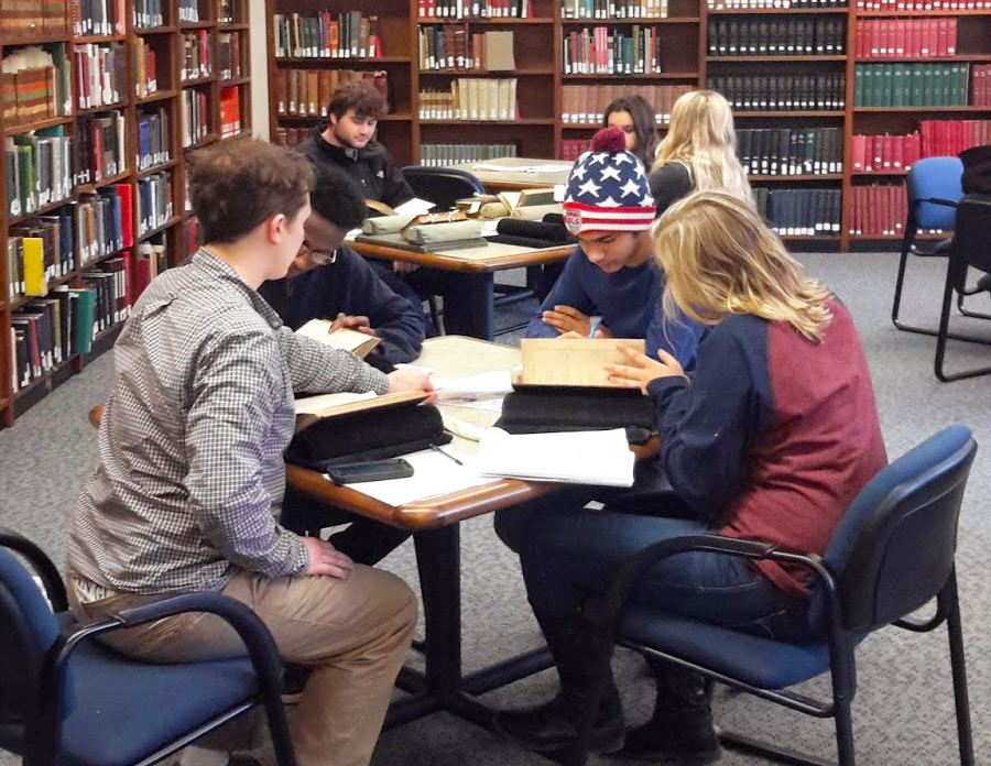 Students in Life on Earth: Perspectives on Biology class. Spring 2015.