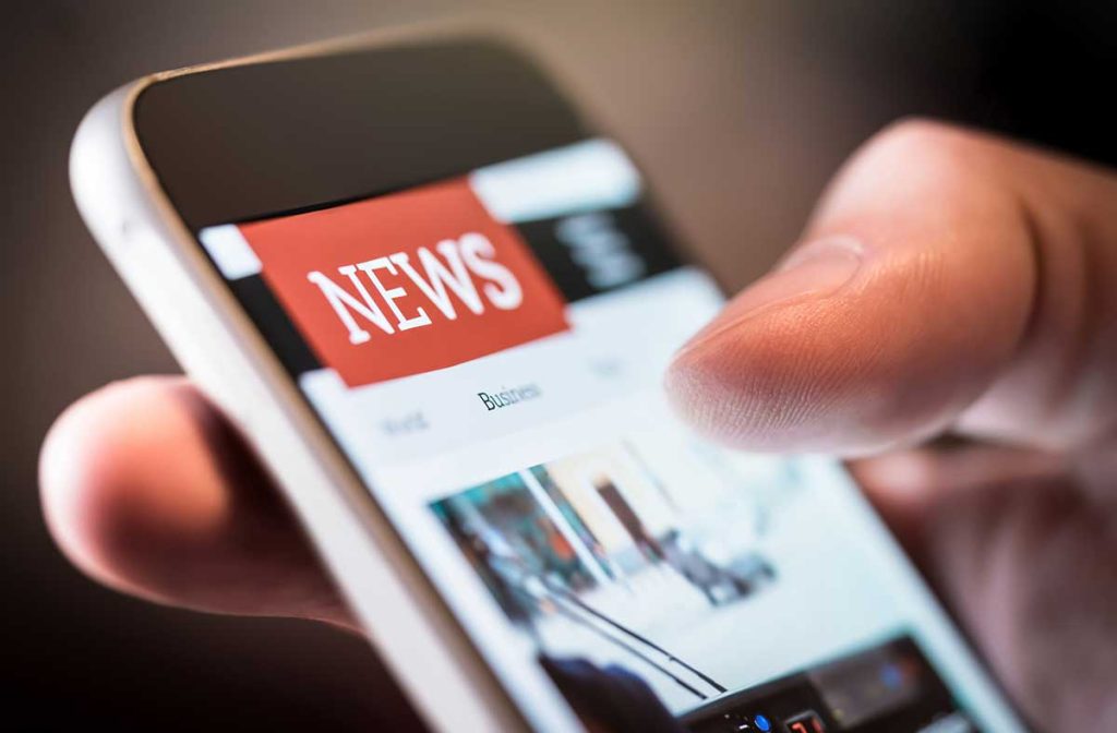 Reading news on a smart phone