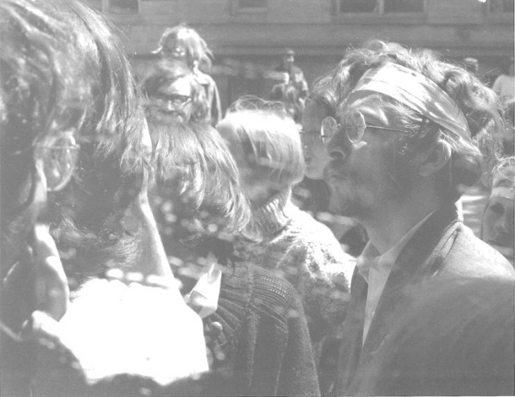 A scene from the Morrill Hill blockade during the student strike in May of 1970. Bill Tilton papers, University Archives, University of Minnesota, Twin Cities.