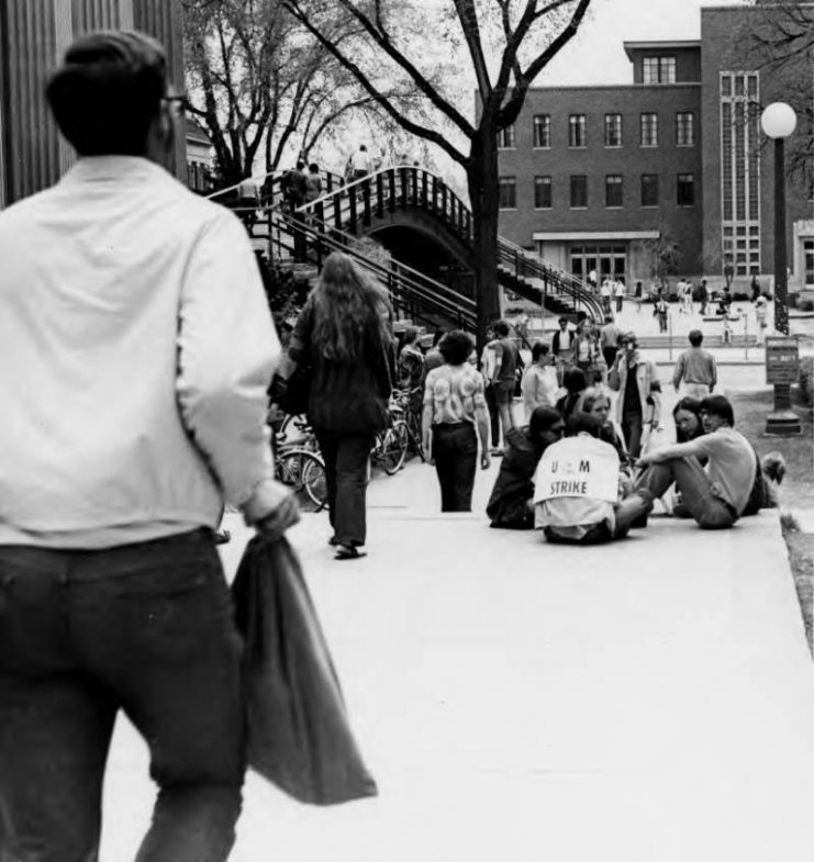 Campus life illustrated through students in protest in the Spring of 1970. Student Protest. 1970. University of Minnesota Libraries, University Archives., umedia.lib.umn.edu/item/p16022coll175:3866 Accessed 27 May 2020.