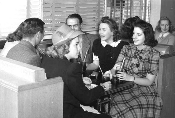 Coffman Memorial Union Terrace Restaurant, 1940. Available at http://purl.umn.edu/81310.