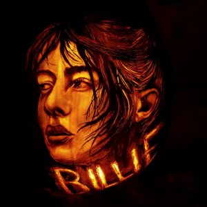 A Jack-O-Lantern of Billie Eilish. Courtesy of Justin Boeser (@justingregoryyy)