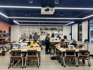 Students working in the Makerspace.
