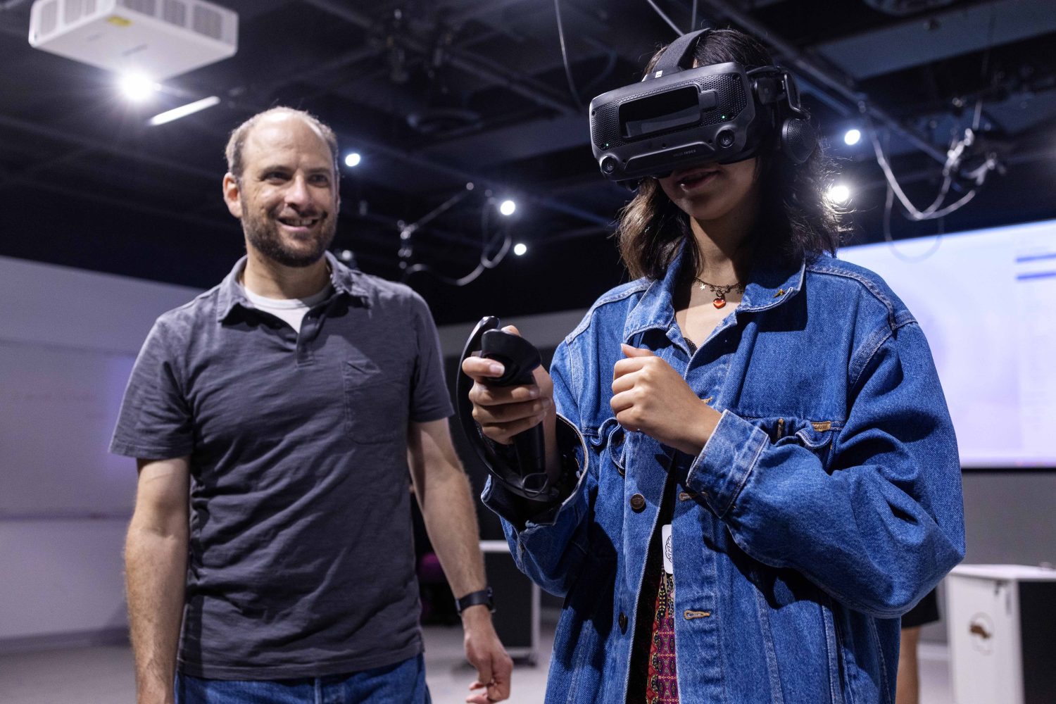 Local Twin City high schoolers interested in neuroscience visit the Health Sciences Library's Virtual Reality Studio during the week-long Go4Brains program, on Wednesday, July 17, 2024. (Photo/Adria Carpenter)