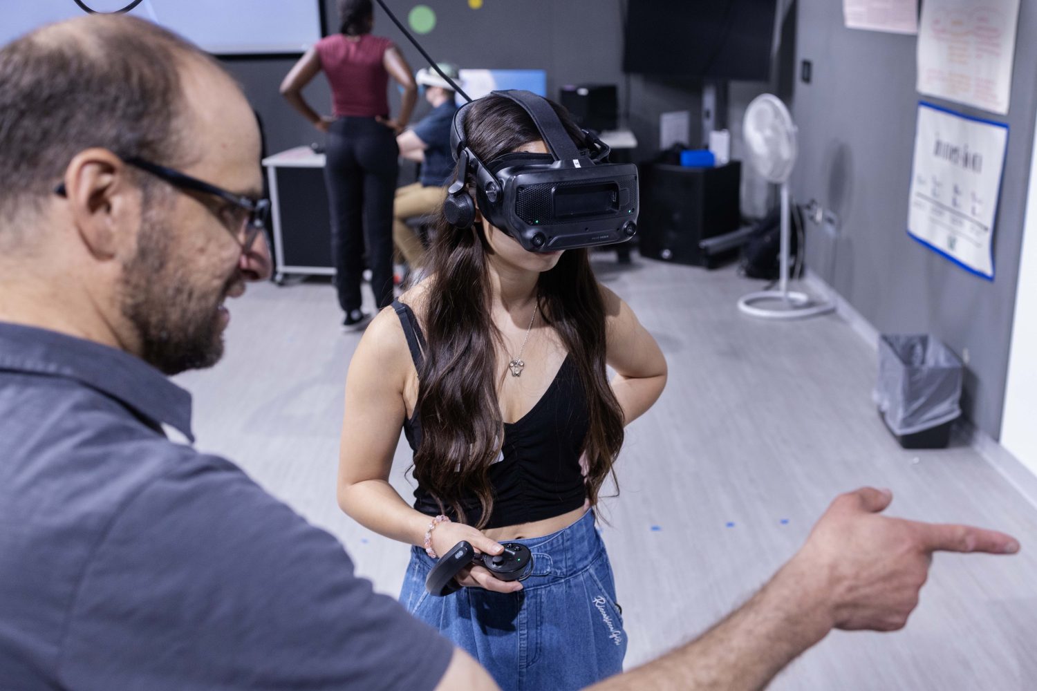 Local Twin City high schoolers interested in neuroscience visit the Health Sciences Library's Virtual Reality Studio during the week-long Go4Brains program, on Wednesday, July 17, 2024. (Photo/Adria Carpenter)