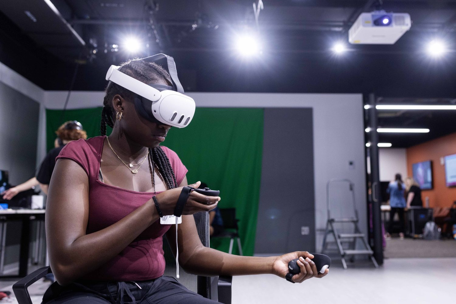 Local Twin City high schoolers interested in neuroscience visit the Health Sciences Library's Virtual Reality Studio during the week-long Go4Brains program, on Wednesday, July 17, 2024. (Photo/Adria Carpenter)